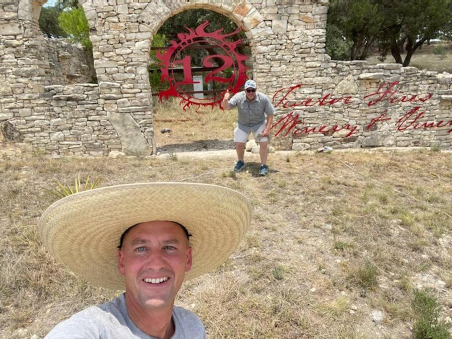 约翰逊城 12 Fires Luxury Glamping With Heating #5酒店 外观 照片