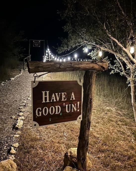 约翰逊城 12 Fires Luxury Glamping With Heating #5酒店 外观 照片